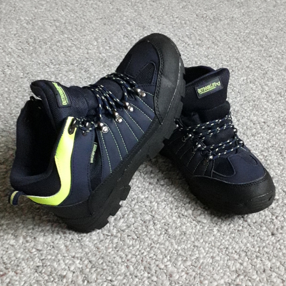 NWOT Boy's Waterproof Rain and Snow ankle boot